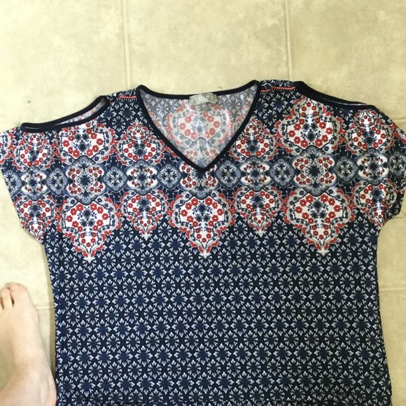 Top - Picture 2 of 5